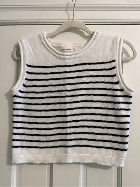moon & madison White Sleeveless Striped Knit Tank with Black Stripes